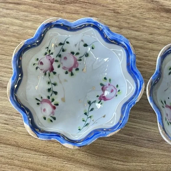 Lot Of 2 Vintage Japan Sm. Porcelain Hand Painted Ornate Footed Bowls - Picture 14 of 16